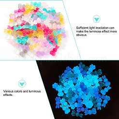 140 Stück 7 Farben leuchtende transparente Harz-Cabochons MRMJ-GL0001-06