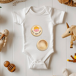 Runde Box aus Buchenholz mit Gravur „My First Curl Boy“. CON-WH0120-002