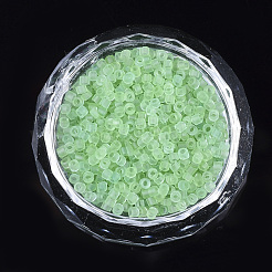 Transparente GlasZylinderförmigperlen&nbsp;SEED-Q036-01A-L01