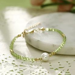 Braccialetti da donna fatti a mano con perle di conchiglia bianche rotonde e perline di vetro sfaccettate rotonde.&nbsp;YN0122-6