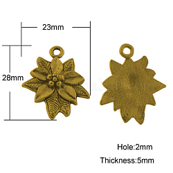 Colgantes de la aleación de estilo tibetano, sin plomo y el cadmio, poinsettia, para la Navidad, oro antiguo, 28x23x5mm, agujero: 2 mm