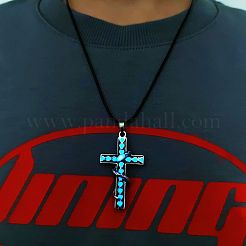 Croce luminosa che si illumina al buio in lega con collana pendente serpente con cordino in pelle&nbsp;LUMI-PW0006-62