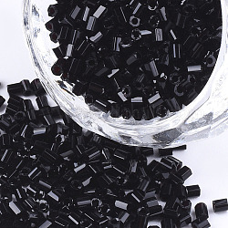 Grade une perles de rocaille en verre, hexagone (deux coupes), couleurs opaques, noir, 1.5~2.5x1.5~2mm, Trou: 0.8mm, environ 2100 pcs / sachet , 450 g / sac