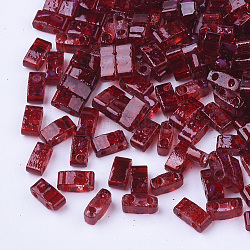 Perles de rocaille en verre transparent à 2 trou, style antique, rectangle, rouge foncé, 4.5~5.5x2x2~2.5mm, Trou: 0.5~0.8mm