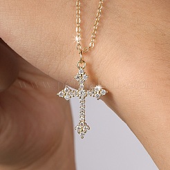 Collier à pendentif croix en zircone cubique&nbsp;ZV5438-1