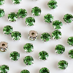 Cose en el rhinestone, Diamantes de imitación de cristal, con ajustes de punta de hierro, accesorios de prendas de vestir, facetados, plano y redondo, plata, verde helecho, 5.3x5.3x4.2mm, agujero: 0.9 mm, aproximamente 720 unidades / bolsa
