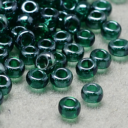 12/0グレードの丸いガラスシードビーズ  透明色は光沢の  濃い緑  12/0  2x1.5mm  穴：0.3mm