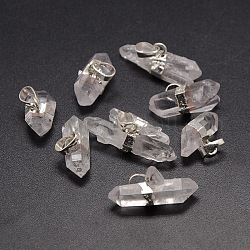 Natürliche Quarzkristall-Nuggets-Anhänger, Bergkristall, mit beschichteten Metallfarbe Messing Zubehör, Silber, 20~38x12~14x7~14 mm, Bohrung: 5x8 mm