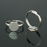 Bases de anillo de almohadilla de latón, sin plomo, sin cadmio y níquel, ajustable, de color platino, anillo: aproximamente 3 mm de ancho, 14 mm de diámetro interior, Bandeja: aproximamente 8 mm de diámetro
