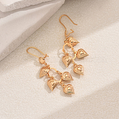 Eleganti orecchini a cerchio con nappe a forma di cuore in ottone&nbsp;MS0806