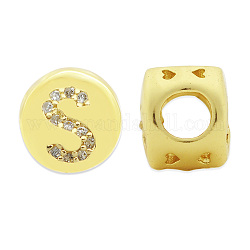 Laiton micro pavé de perles de zircone cubique claires, plat rond avec la lettre, letter.s, 7.5x6.5mm, Trou: 3.5mm, 3 pcs /sachet 