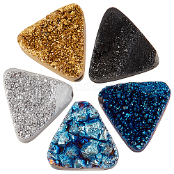 Olycraft 5 pièces 5 couleurs perles de cristal de quartz druzy naturel galvanisé, triangle, couleur mixte, 14x15x8~9mm, Trou: 1.5mm, 1 pc / couleur