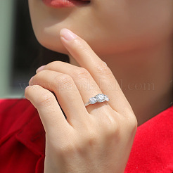 Rhodinierte 925 Sterling Silber Pavé 6.5x3.9mm Moissanit verstellbare Ringe für Damen&nbsp;WG2294D-01