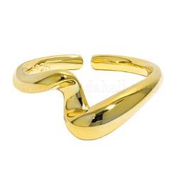 スターリングシルバーのオープンリング 925 個  女性向けのウェーブツイスト調節可能なリングを備えたミニマリストデザイン  ゴールドカラー  内径：usサイズ5 1/2（16mm）