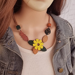 Halsketten mit Anhänger aus Holz in Form von Blüten und Blättern sowie Kunstlederkordel für Damen&nbsp;WG4EF74-01