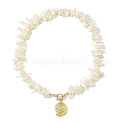 Sommerliche Strand-Halskette mit muschelförmigem Anhänger aus Messing und natürlichen Trochidenmuschelsplittern für Damen&nbsp;NJEW-JN06107