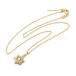 Colliers avec pendentifs en laiton et micro-pavés de zircones cubiques en forme de flocon de neige de Noël&nbsp;NJEW-L468-01G-A01