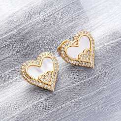 Aretes de circonita cúbica transparente con micropavé de latón en forma de corazón&nbsp;KK-D363-12A-G