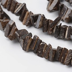 Natürliche Kokos Dreieck Perlenstränge, Kokosnuss braun, 8~9x8~9x2~5 mm, Bohrung: 1 mm, ca. 110 Stk. / Strang, 15.4 Zoll