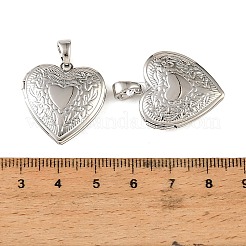 Medaillon-Anhänger aus Messing mit floralem Relief&nbsp;KK-CBA7157-02P
