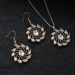 Halsketten-Set mit Blumen-Anhänger und Ohrringen aus Messing mit Mikropflaster und klarem Zirkonia&nbsp;WG2DD79-03