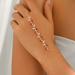 Eleganti bracciali a schiava in ottone con pavé di zirconi cubici trasparenti e rossi a forma di foglia.&nbsp;YE0972
