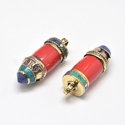 Proiettili pendenti a punta in stile tibetano, risultati ottone con corallo sintetico, oro antico, rosso, 46x16mm, Foro: 6 mm