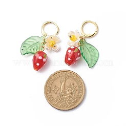Bunte Malerei-Erdbeere mit Kunststoff-Perlenblumen-Ohrring&nbsp;X-EJEW-TA00130