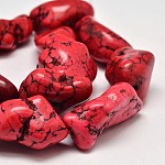 Brins de perles de magnésite naturelle teints, pépite, rouge, 19~45x22~55mm, Trou: 1mm, environ 44~100 pcs/1000 g