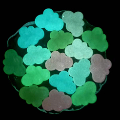 40 Stück 4 Farben leuchtende transparente Harz-Cabochons&nbsp;RESI-SC0006-58