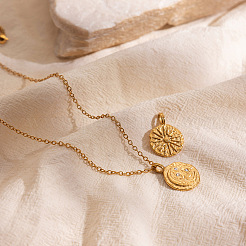 Collares para mujer con colgante de moneda texturizada de flor y luna&nbsp;WG61E47-01