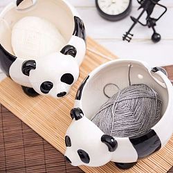 Hübscher handgefertigter Schüsselhalter aus Porzellangarn in Panda-Form, Aufbewahrungskorb aus Strickwolle, mit Löchern, um ein Verrutschen zu verhindern, weiß und schwarz, 20x14.5x12 cm