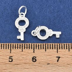 925 colgante de llave de plata de ley con circonitas cúbicas transparentes engastadas en pavé&nbsp;STER-A049-07S