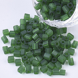 6/0 transparentes perles de rocaille en verre, dépoli couleurs, trou carré, cube, vert foncé, 6/0, 3~5x3~4x3~4mm, Trou: 1.2~1.4mm, environ 4500 pcs / sachet 