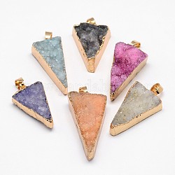 Tinti druzy naturale pendenti di cristallo triangolo, con i risultati in ottone tono oro, colore misto, 30~38x18~20x6~9mm, Foro: 6x4 mm