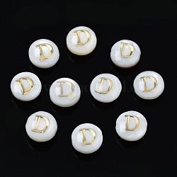 Shell perle naturali di acqua dolce, con decorazioni in metallo acidato in ottone placcato oro, piatta e rotonda con la lettera, colore conchiglia, lettera d, 6x4mm, Foro: 0.8 mm