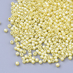 Perline cilindriche perlate&nbsp;SEED-Q036-02A-E13