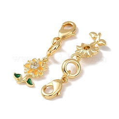 Blumenförmiger Anhänger aus Messing mit Mikropavé-Fassung aus klaren Zirkonia und Emaille&nbsp;KK-T083-01C-G