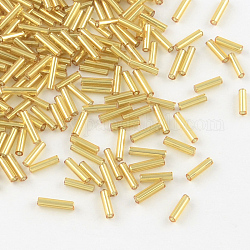 Abalorios de vidrio bugle, vara de oro, bordeada de plata, vara de oro, 6~8x1.8mm, agujero: 0.6 mm, aproximamente 10000 unidades / bolsa