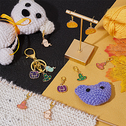 Fantasma in lega smaltata a tema Halloween e cappello da strega e pennarelli per punti di chiusura con ciondolo a forma di zucca&nbsp;HJEW-PH01714