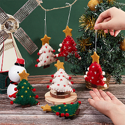 6 pz 3 colori albero di Natale con decorazione pendente in feltro a forma di stella&nbsp;HJEW-CP0001-10
