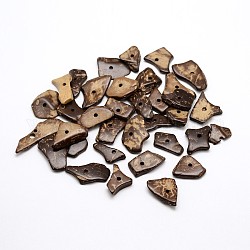 Perles de noix de coco de puces teints, chameau, 14~31x8~13x2~4mm, Trou: 1.5~2mm, environ 88 pcs/50 g
