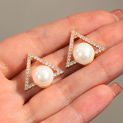 Elegantes pendientes triangulares de latón&nbsp;YL4507-1