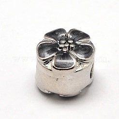 Platino placcato in tondo piatto con perle europee smaltate in lega di fiori di prugna&nbsp;ENAM-N034-M
