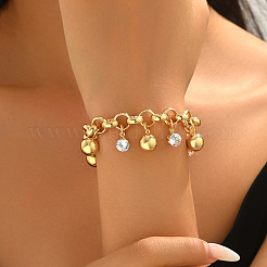 Braccialetti vintage da donna con ciondoli rotondi in ferro battuto e pavé di zirconi cubici trasparenti.&nbsp;WQ0011