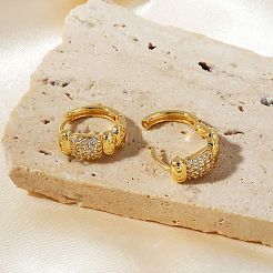 Eleganti orecchini a cerchio rettangolari in ottone con zirconi cubici trasparenti&nbsp;XT4885-2
