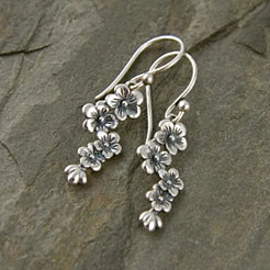 Pendientes colgantes de aleación de flores&nbsp;FS-WGFD447-01