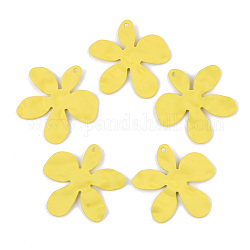 Ciondoli in ferro verniciato a spruzzo, fiore, giallo, 31.5x33x2.5mm, Foro: 1.5 mm