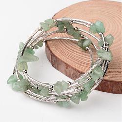 5-Loop-natürliche grüne Aventurin Chip Perlen Wickelarmbänder, mit Stahlarmband Gedächtnisdraht, Messingrohr Perlen und Eisenzwischenperlen, 52 mm