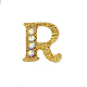 Cabochon con borchie a forma di chiodo con lettere di strass in lega d'oro MRMJ-S047-023R-1